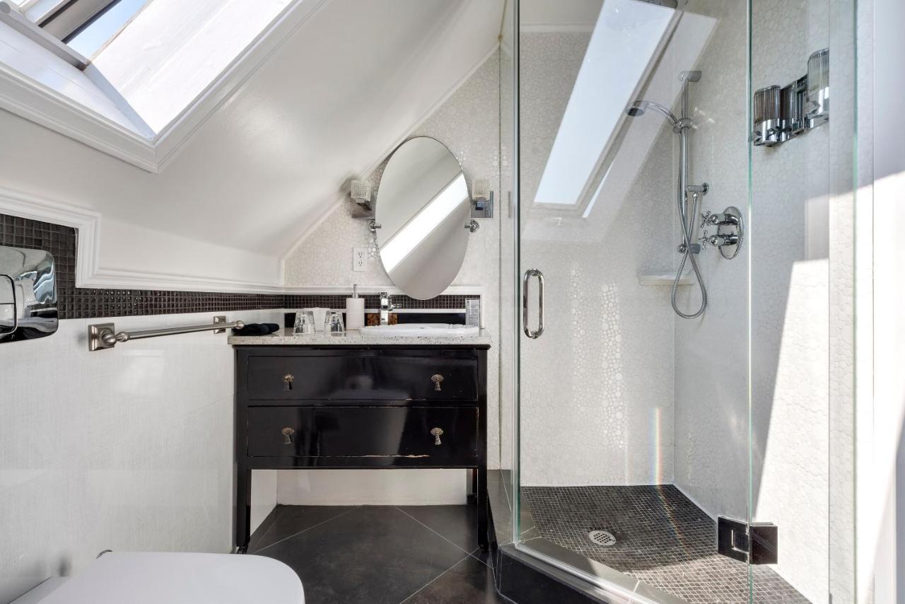 The Ivy On Parker Guest House Vancouver Bagian luar foto